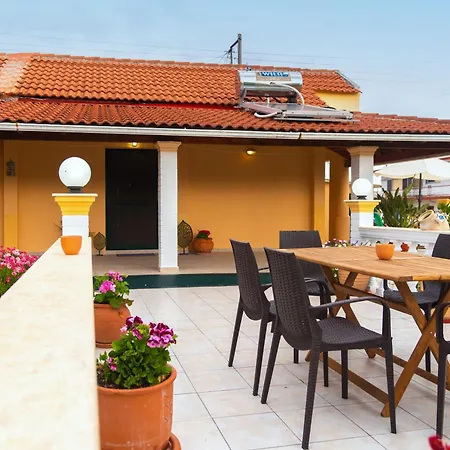 Tatil Evi Loutra House Petrití